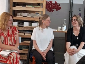 v.l.n.r.: Dr. Margarete Menz, Elke Heer, Alkie Osterland. Bildquelle: Stefanie Ghiglione.