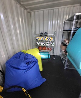 Foto Impression der Sportbox mit verschiedenen Ballsportarten